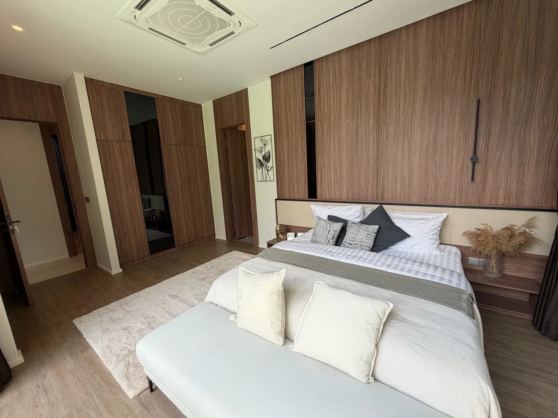 Aileen Villas Naithon Hills галерея 15